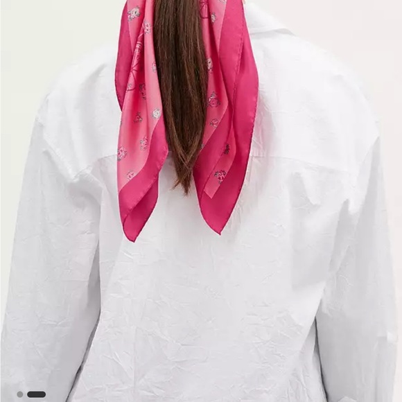 🩷❤️🧡💛💚COACH SILK SCARFS 🩷❤️🧡💛💚 - Picture 5 of 5